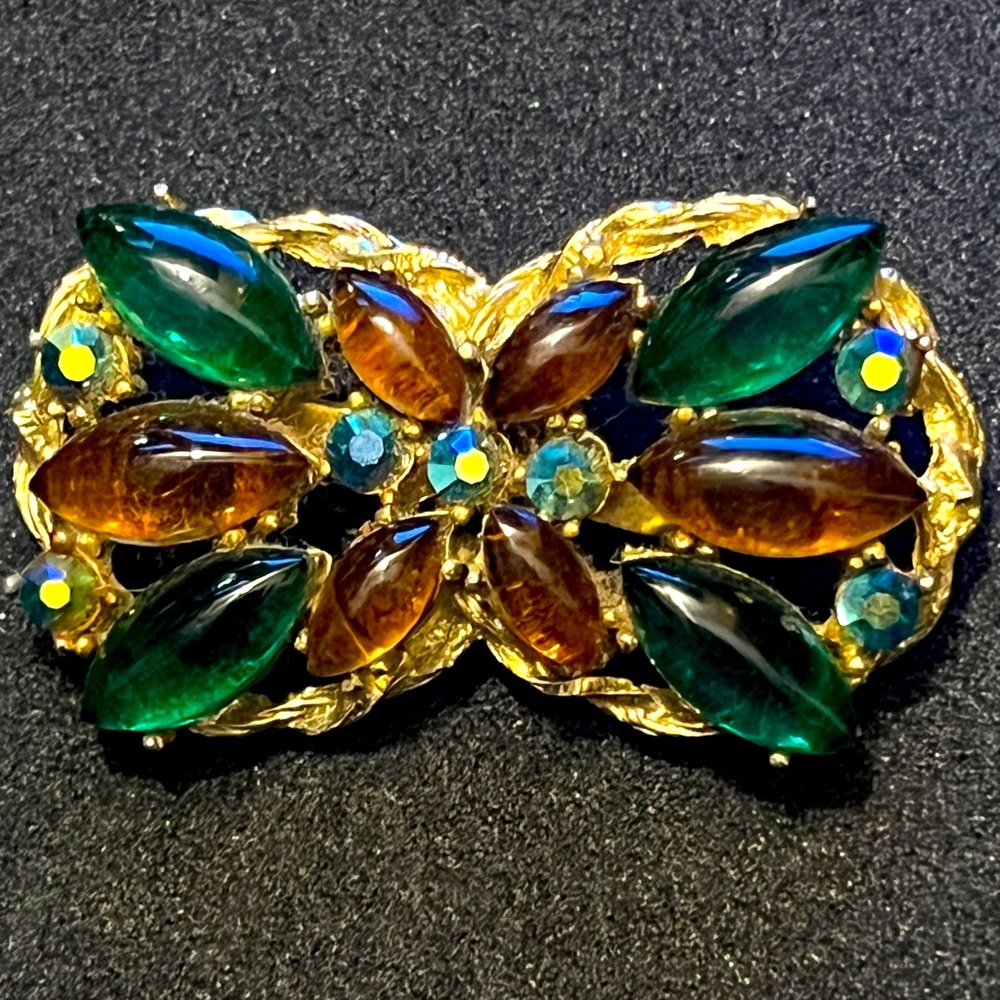 Green and Honey brown UNsigned brooch